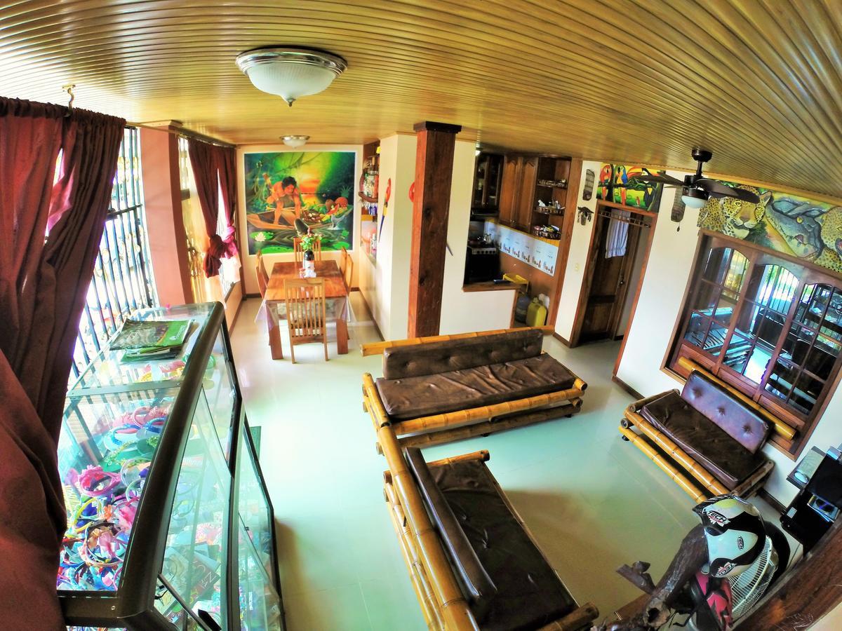 Hostal La Esperanza Летисия Экстерьер фото