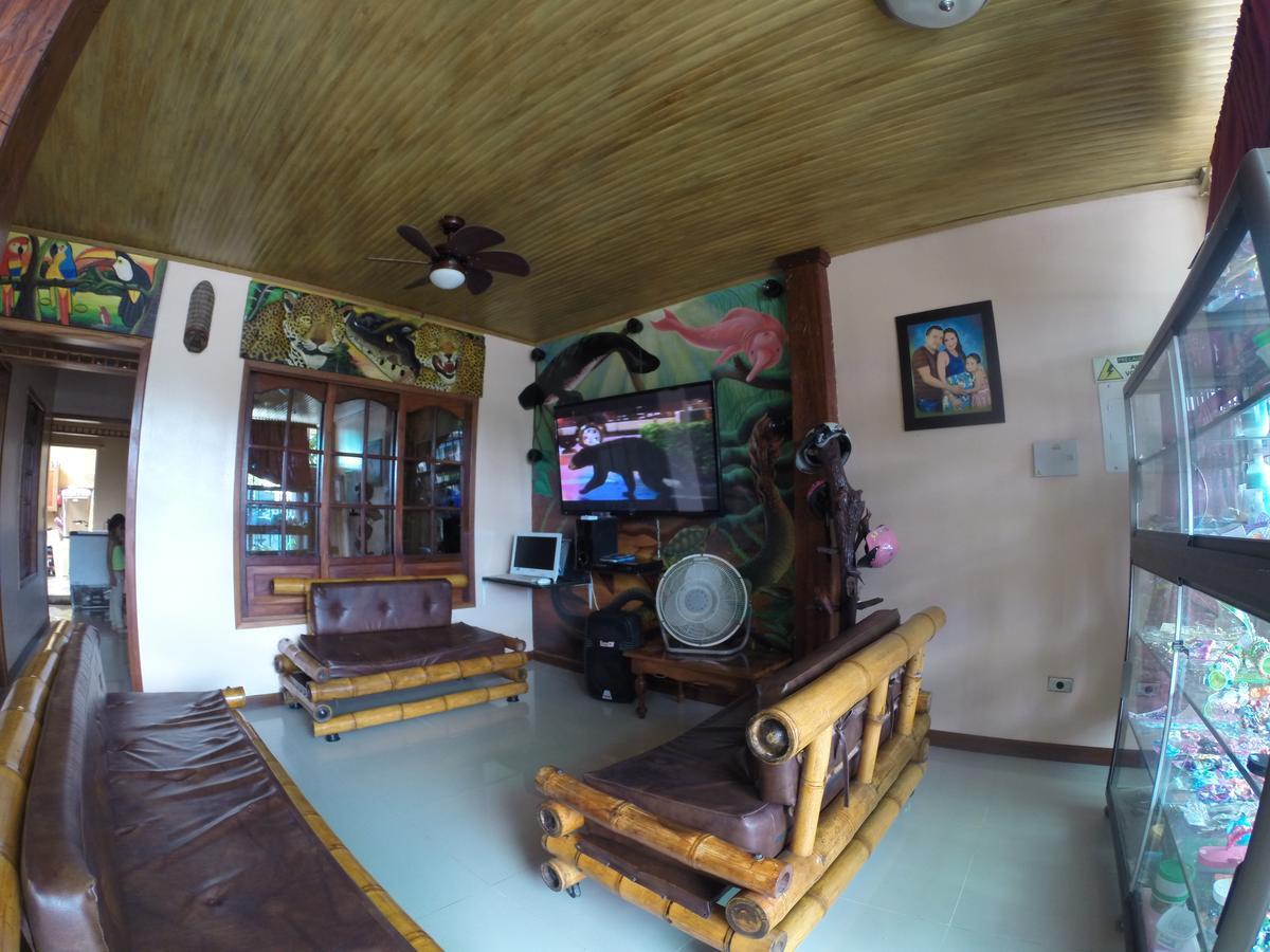 Hostal La Esperanza Летисия Экстерьер фото