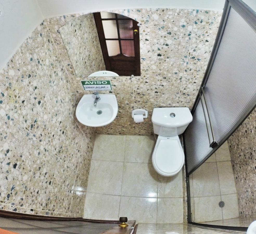 Hostal La Esperanza Летисия Экстерьер фото