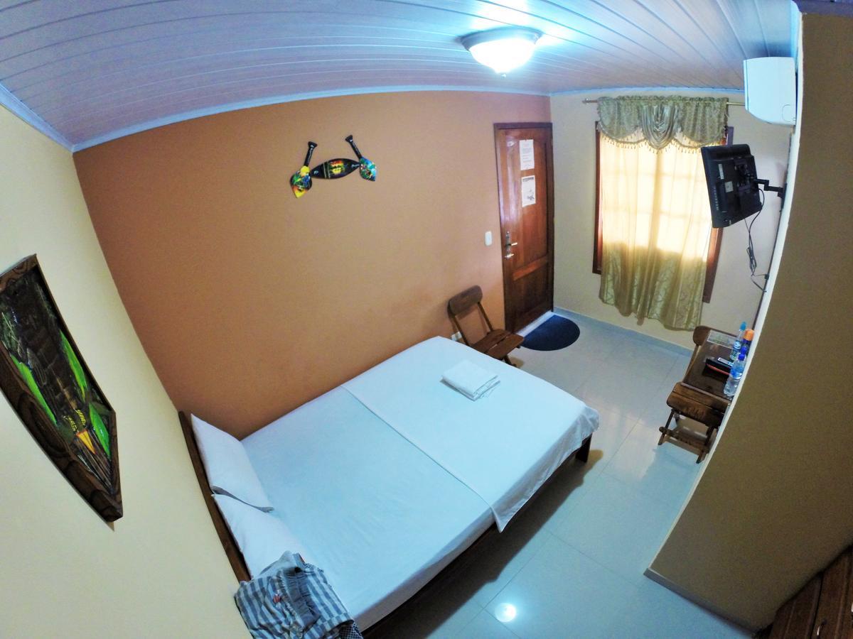 Hostal La Esperanza Летисия Экстерьер фото